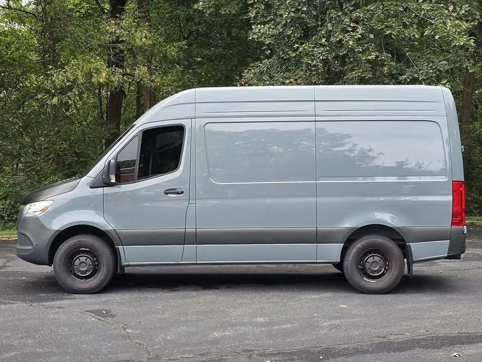 2026 Mercedes-Benz VS30 Sprinter - Image 3 of 20