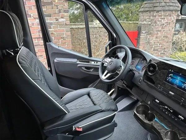 2026 Mercedes-Benz VS30 Sprinter - Image 7 of 16