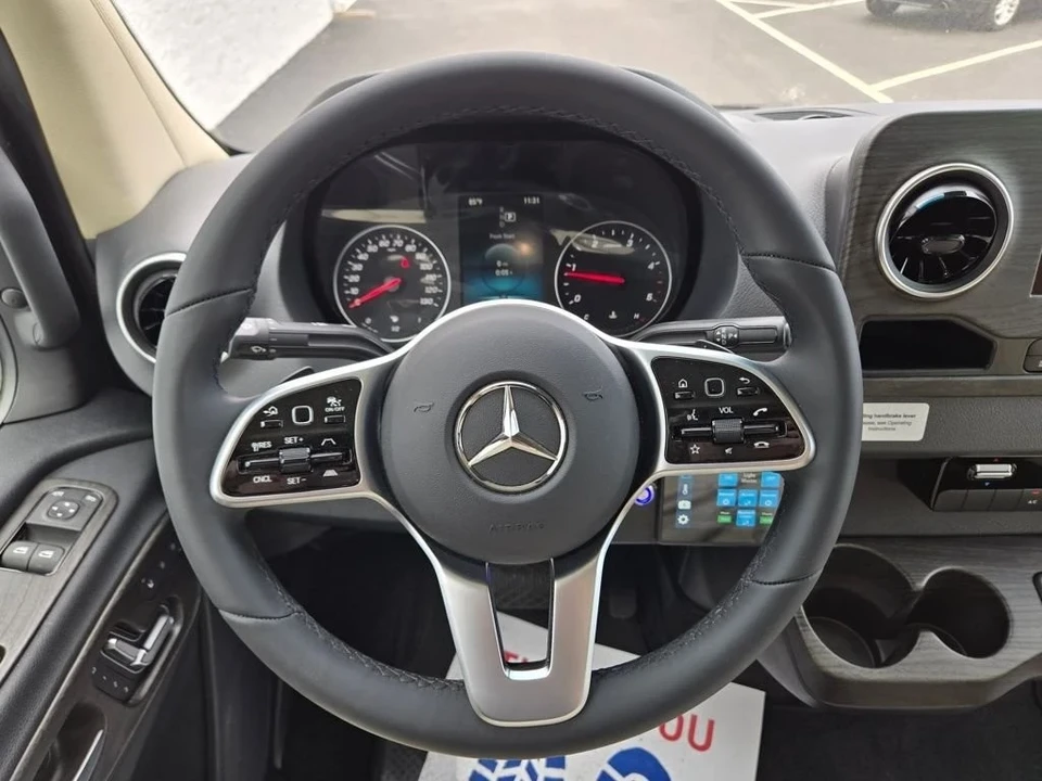 2026 Mercedes-Benz VS30 Sprinter - Image 17 of 21