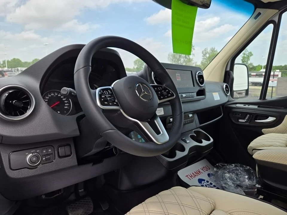 2026 Mercedes-Benz VS30 Sprinter - Image 15 of 21