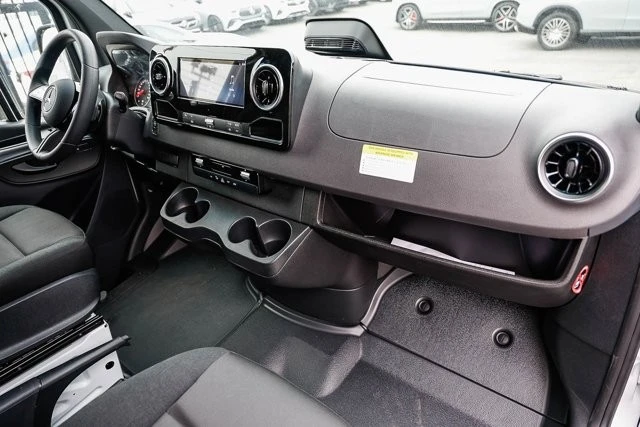 2026 Mercedes-Benz VS30 Sprinter - Image 10 of 12