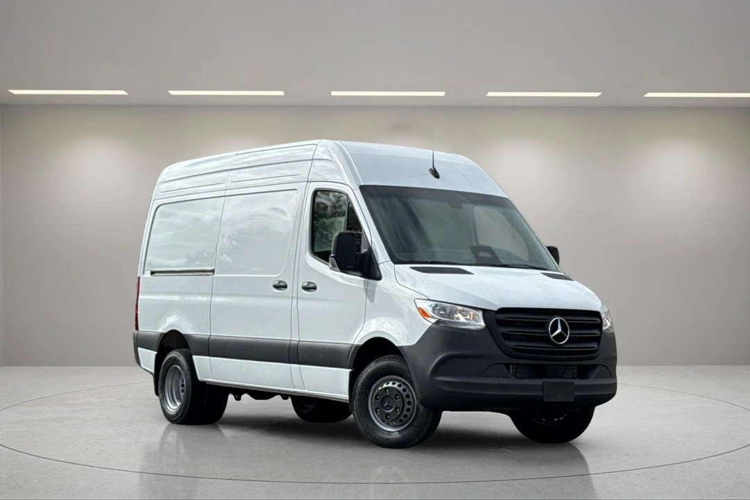 2026 Mercedes-Benz VS30 Sprinter - Image 2 of 12