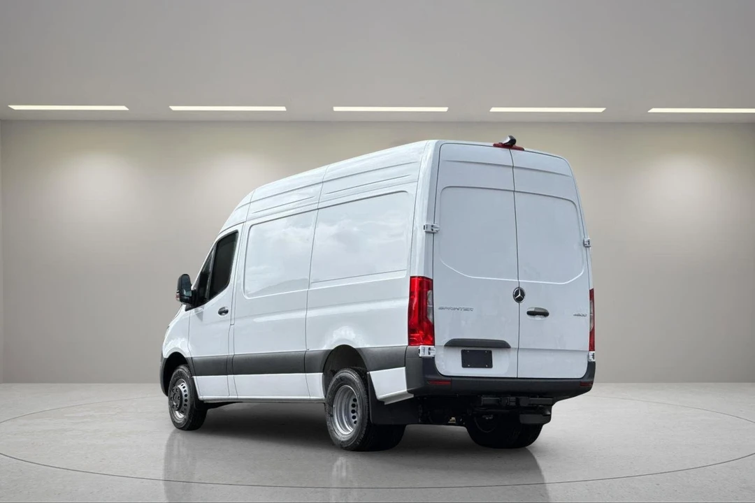 2026 Mercedes-Benz VS30 Sprinter - Image 6 of 12