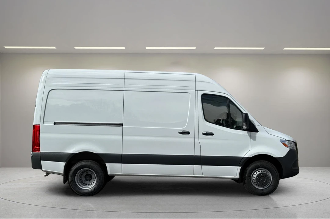 2026 Mercedes-Benz VS30 Sprinter - Image 3 of 12