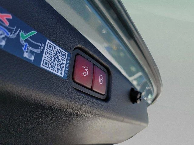 2026 Mercedes-Benz W214 E-Class - Image 10 of 19