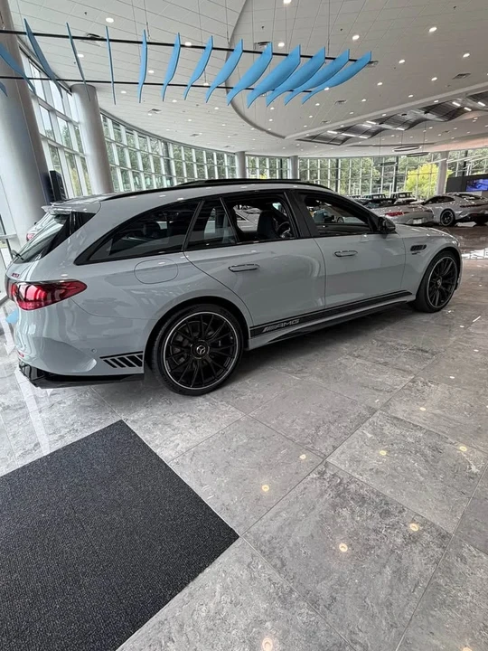 2026 Mercedes-Benz W214 E-Class - Image 3 of 7