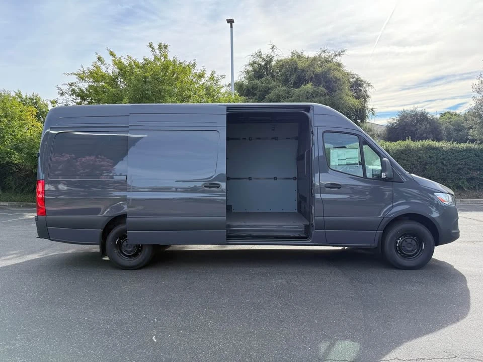 2026 Mercedes-Benz VS30 Sprinter - Image 2 of 10