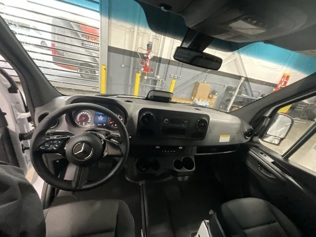2026 Mercedes-Benz VS30 Sprinter - Image 8 of 13