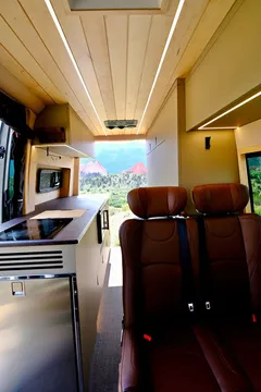 2026 Mercedes-Benz Sprinter 2500 High Roof 144 AWD