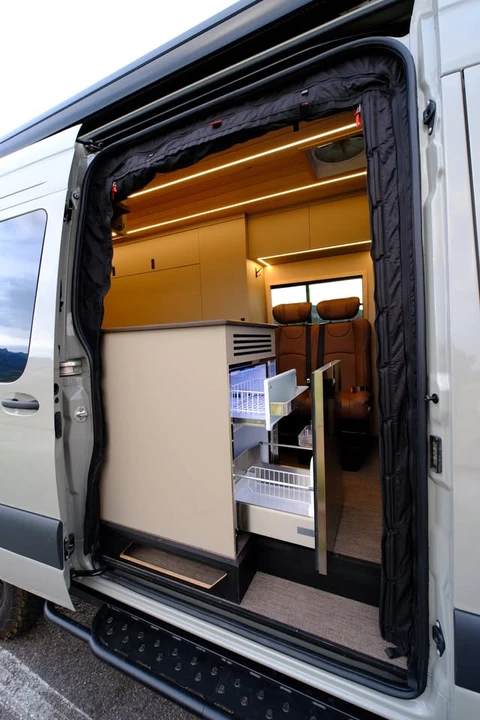 2026 Mercedes-Benz VS30 Sprinter - Image 2 of 17