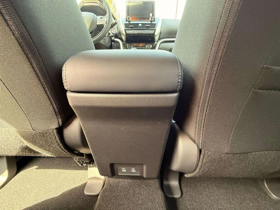 2026 Mitsubishi Eclipse Cross - Image 13 of 20