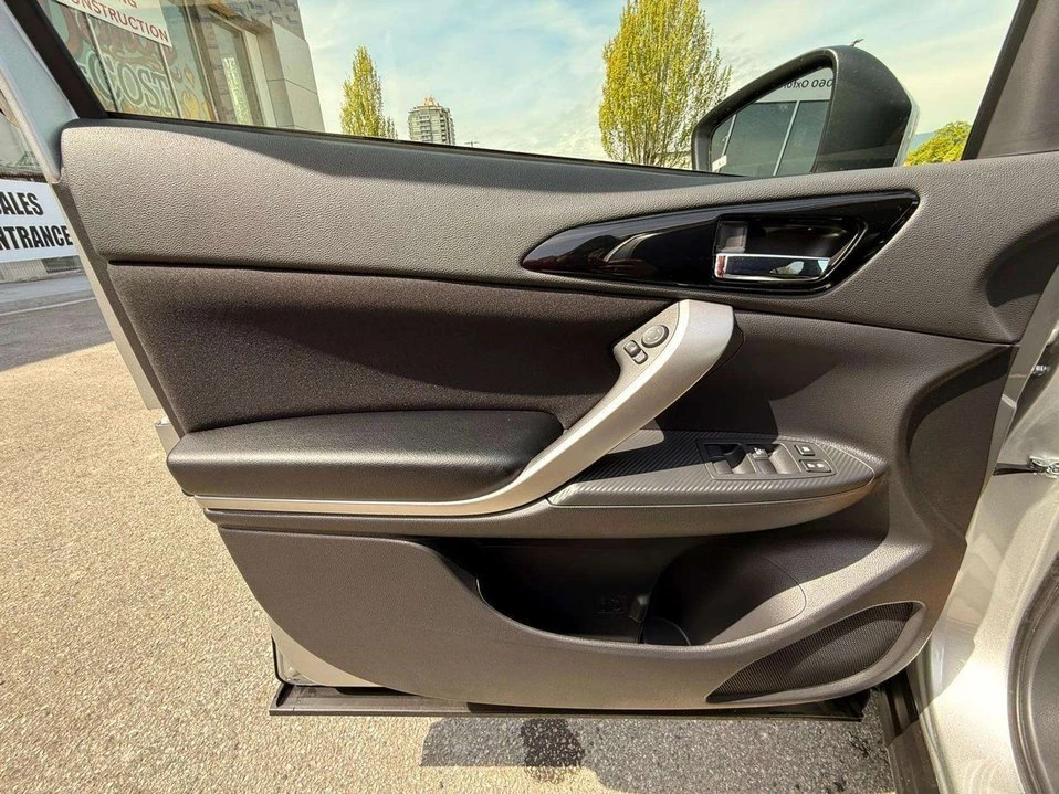 2026 Mitsubishi Eclipse Cross - Image 10 of 20