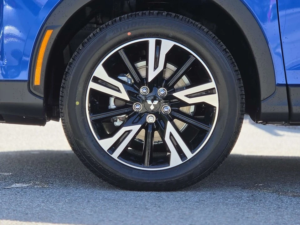 2026 Mitsubishi Eclipse Cross - Image 9 of 20