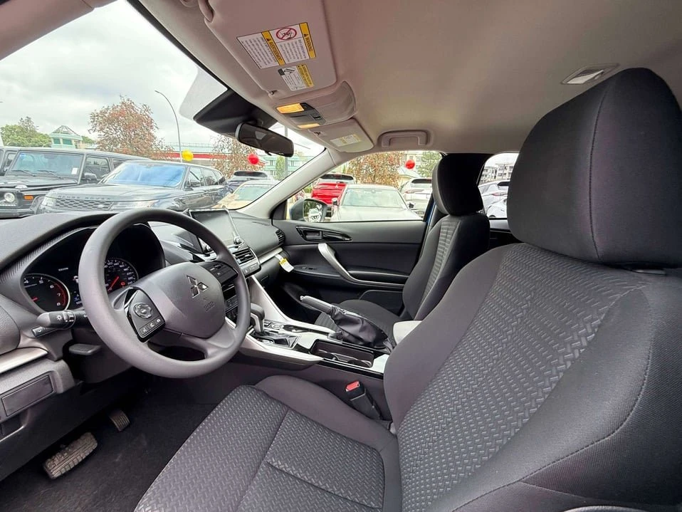 2026 Mitsubishi Eclipse Cross - Image 12 of 20