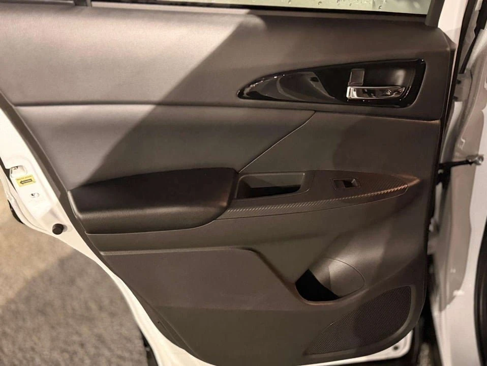 2026 Mitsubishi Eclipse Cross - Image 16 of 20