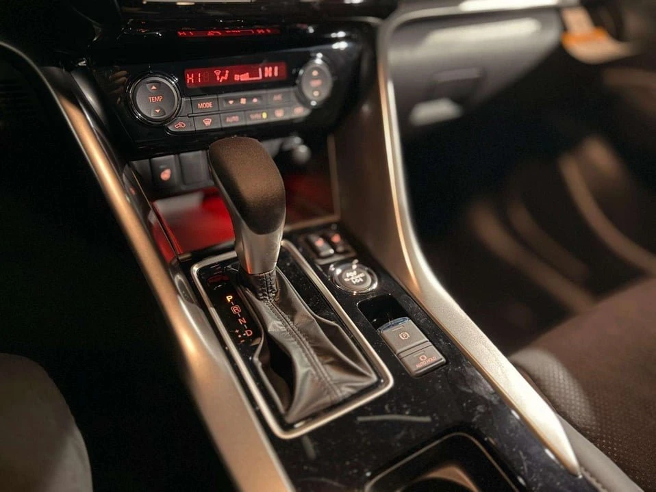 2026 Mitsubishi Eclipse Cross - Image 13 of 20