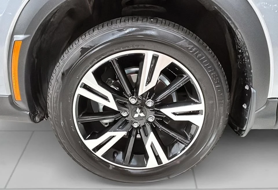 2026 Mitsubishi Eclipse Cross - Image 14 of 18