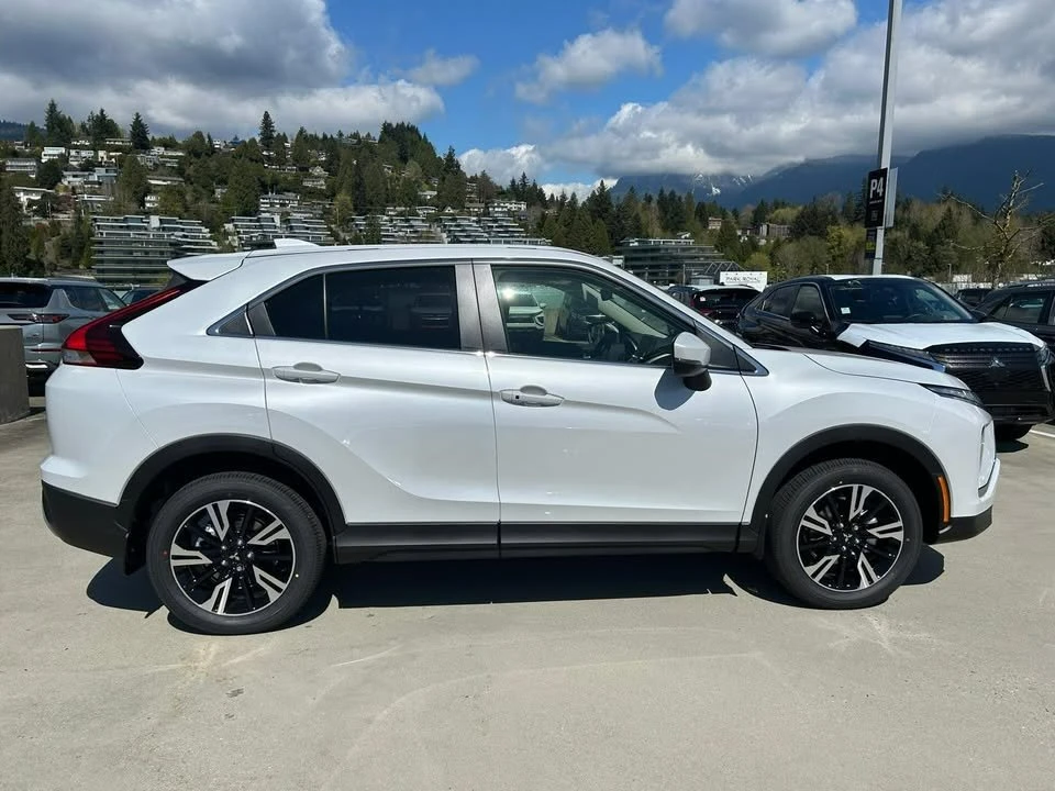 2026 Mitsubishi Eclipse Cross - Image 2 of 18