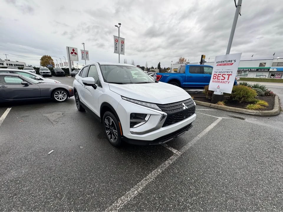 2026 Mitsubishi Eclipse Cross - Image 2 of 11