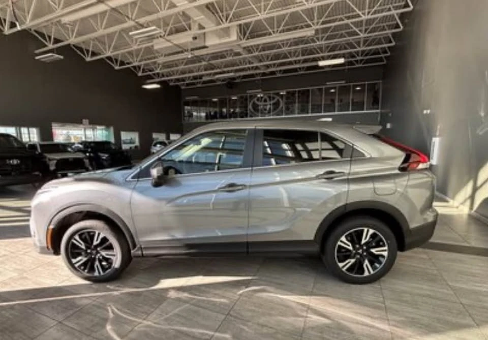 2026 Mitsubishi Eclipse Cross - Image 2 of 4