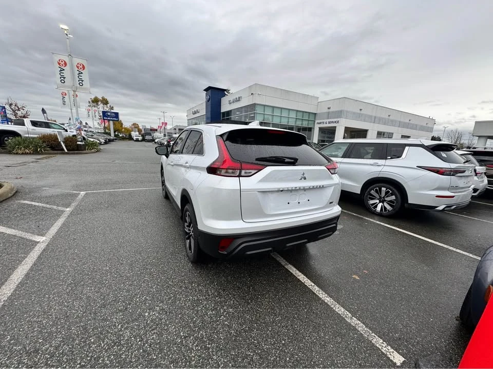 2026 Mitsubishi Eclipse Cross - Image 6 of 11
