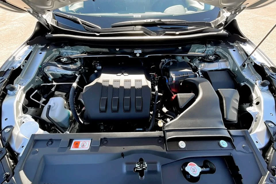 2026 Mitsubishi Eclipse Cross - Image 12 of 13