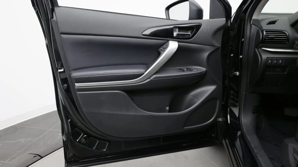 2026 Mitsubishi Eclipse Cross - Image 11 of 20