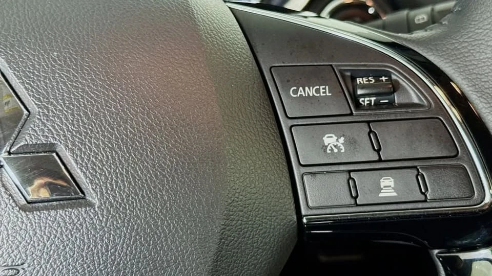 2026 Mitsubishi Eclipse Cross - Image 9 of 20