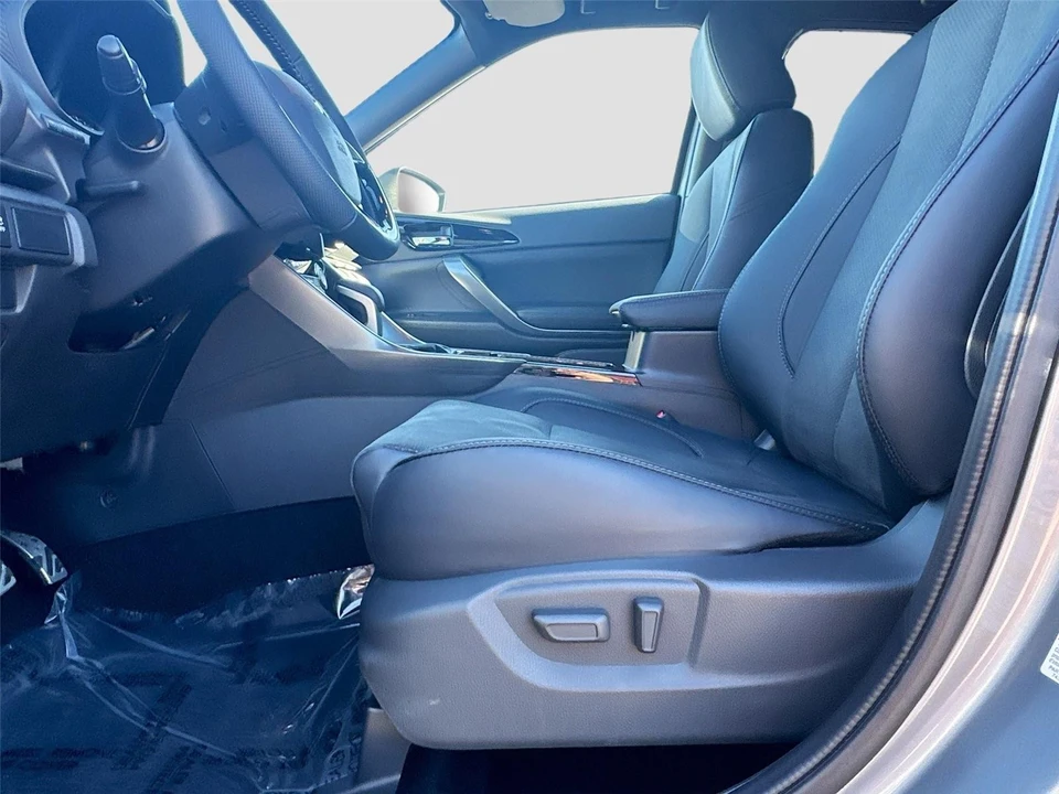2026 Mitsubishi Eclipse Cross - Image 17 of 21