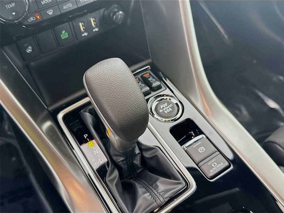 2026 Mitsubishi Eclipse Cross - Image 16 of 21