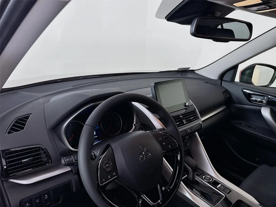 2026 Mitsubishi Eclipse Cross - Image 9 of 21