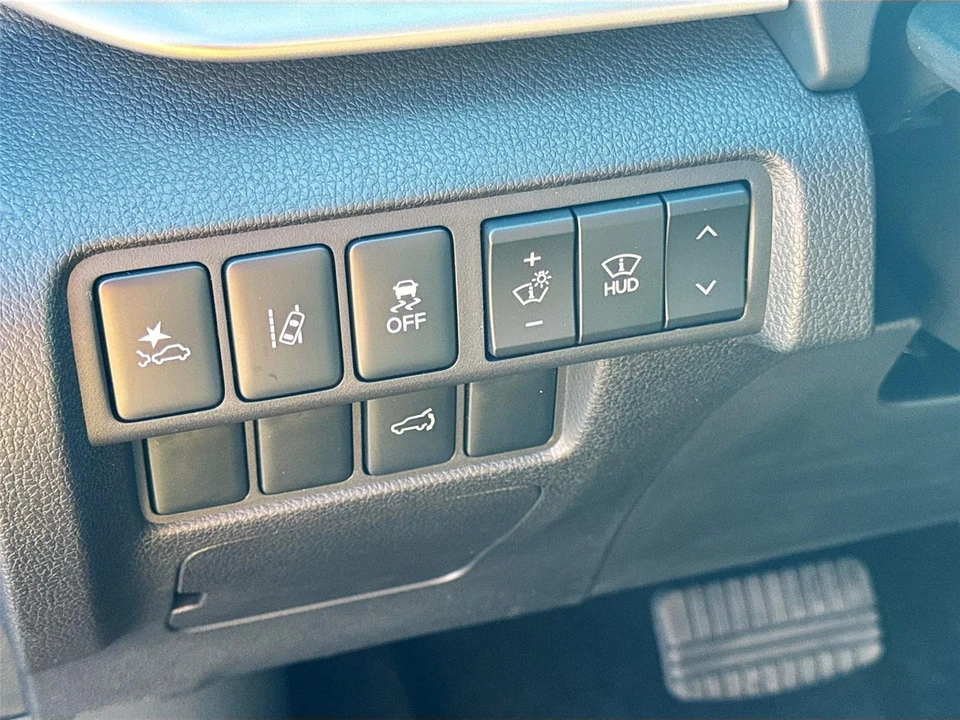 2026 Mitsubishi Eclipse Cross - Image 10 of 21