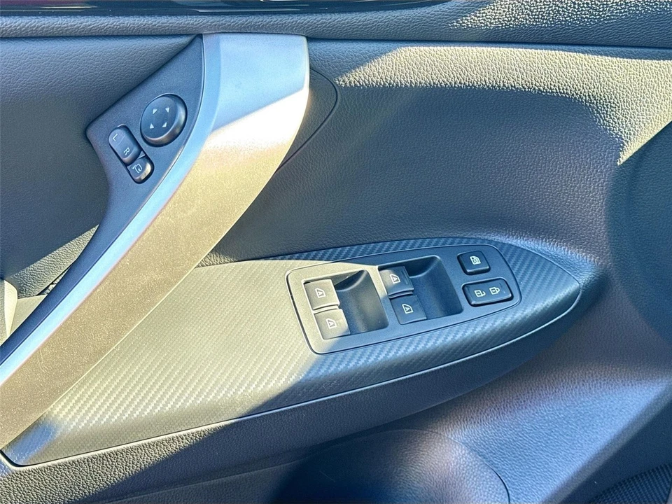 2026 Mitsubishi Eclipse Cross - Image 17 of 21