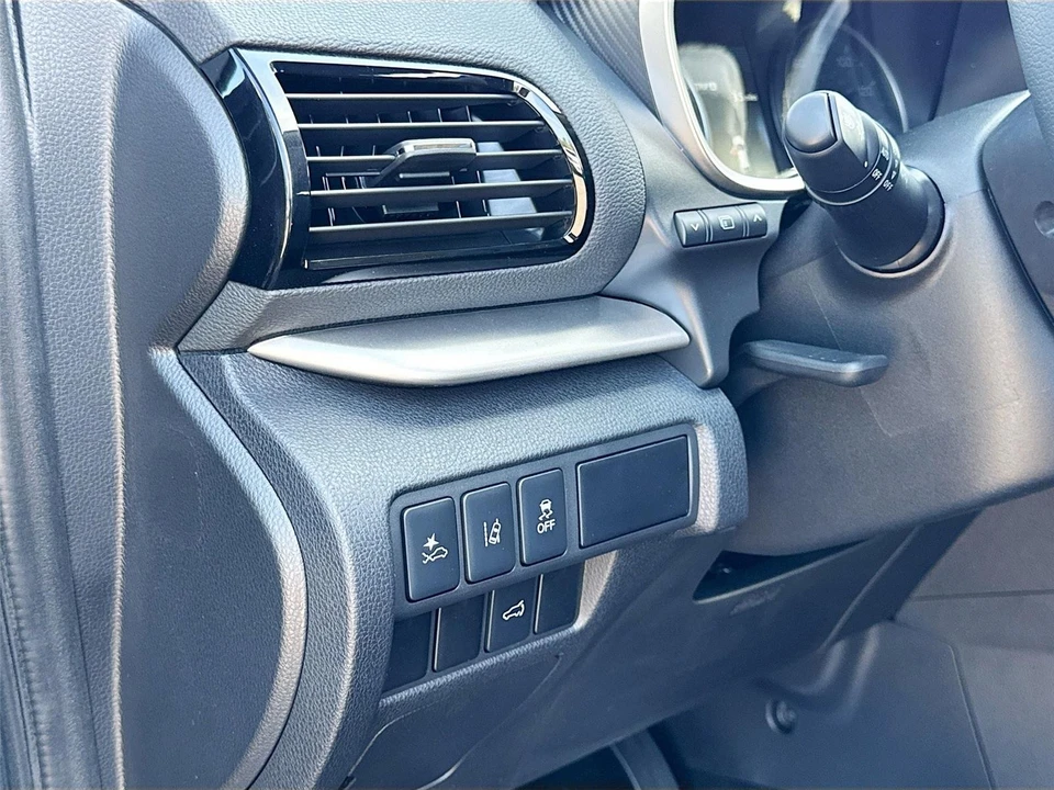 2026 Mitsubishi Eclipse Cross - Image 10 of 21