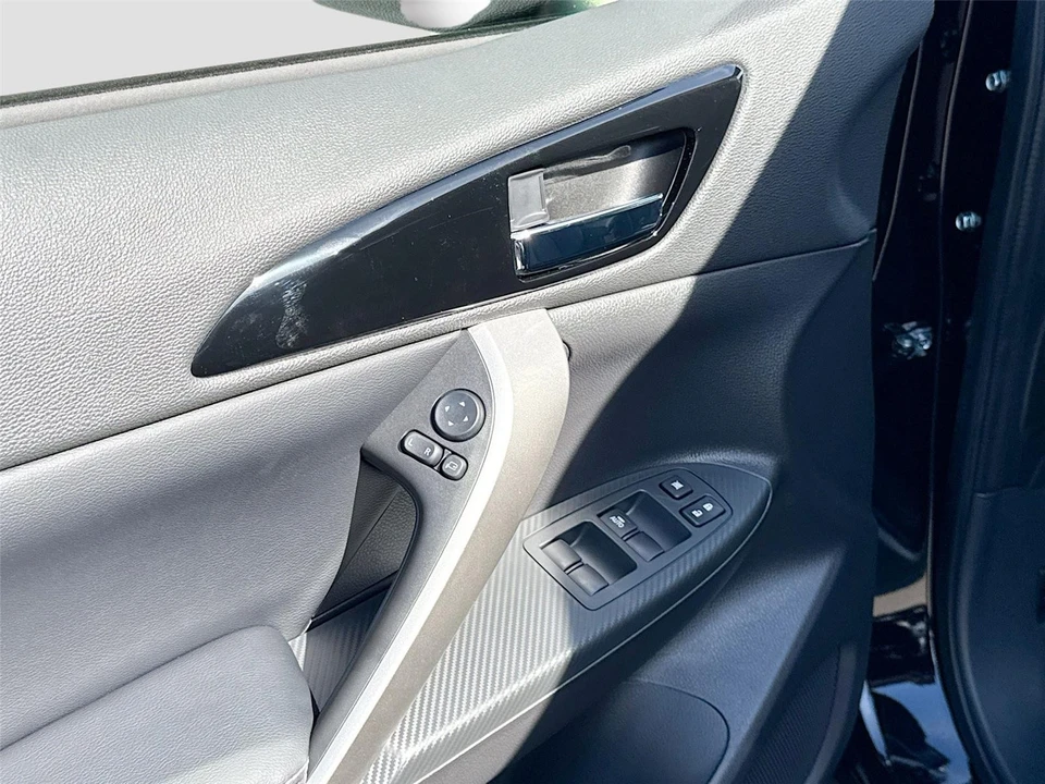2026 Mitsubishi Eclipse Cross - Image 16 of 21