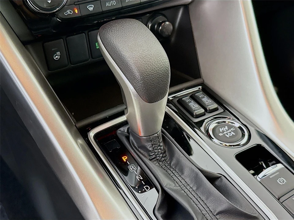 2026 Mitsubishi Eclipse Cross - Image 16 of 21