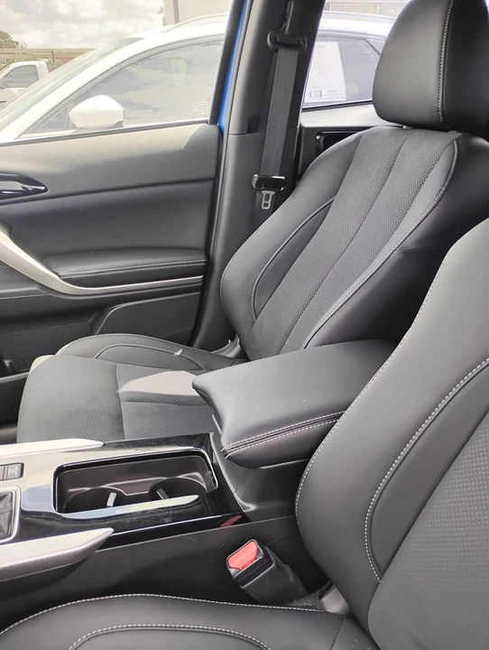 2026 Mitsubishi Eclipse Cross - Image 8 of 9