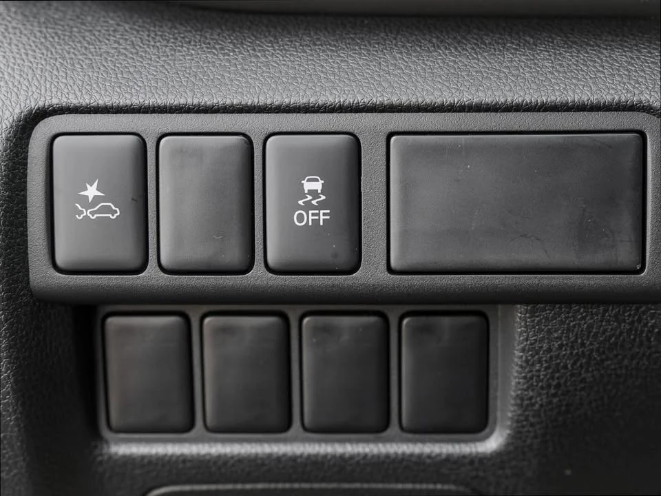 2026 Mitsubishi Eclipse Cross - Image 15 of 20