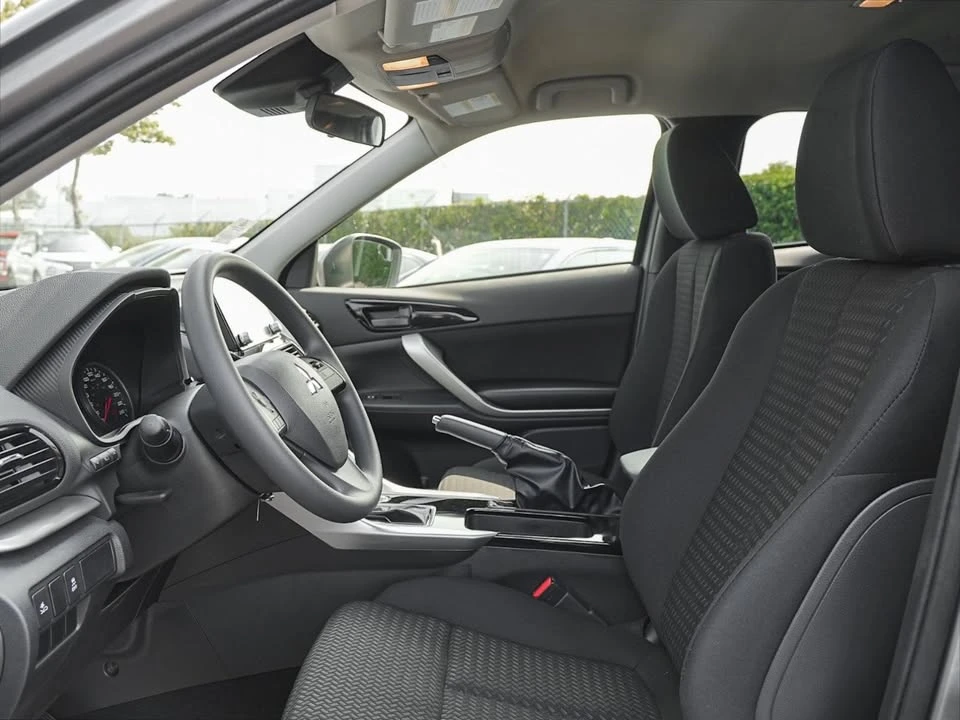 2026 Mitsubishi Eclipse Cross - Image 10 of 20