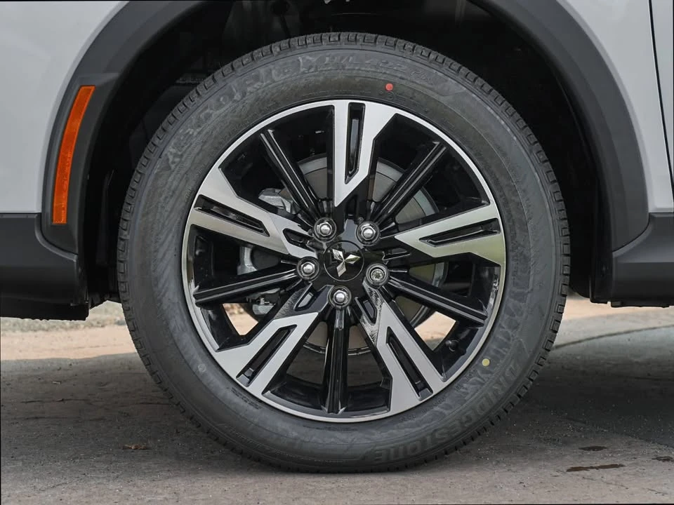 2026 Mitsubishi Eclipse Cross - Image 6 of 20