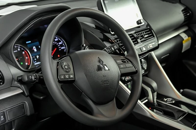 2026 Mitsubishi Eclipse Cross - Image 17 of 28