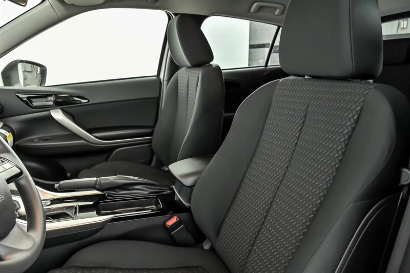 2026 Mitsubishi Eclipse Cross - Image 15 of 28