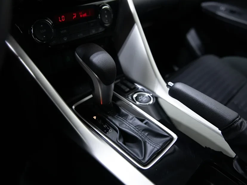 2026 Mitsubishi Eclipse Cross - Image 15 of 19