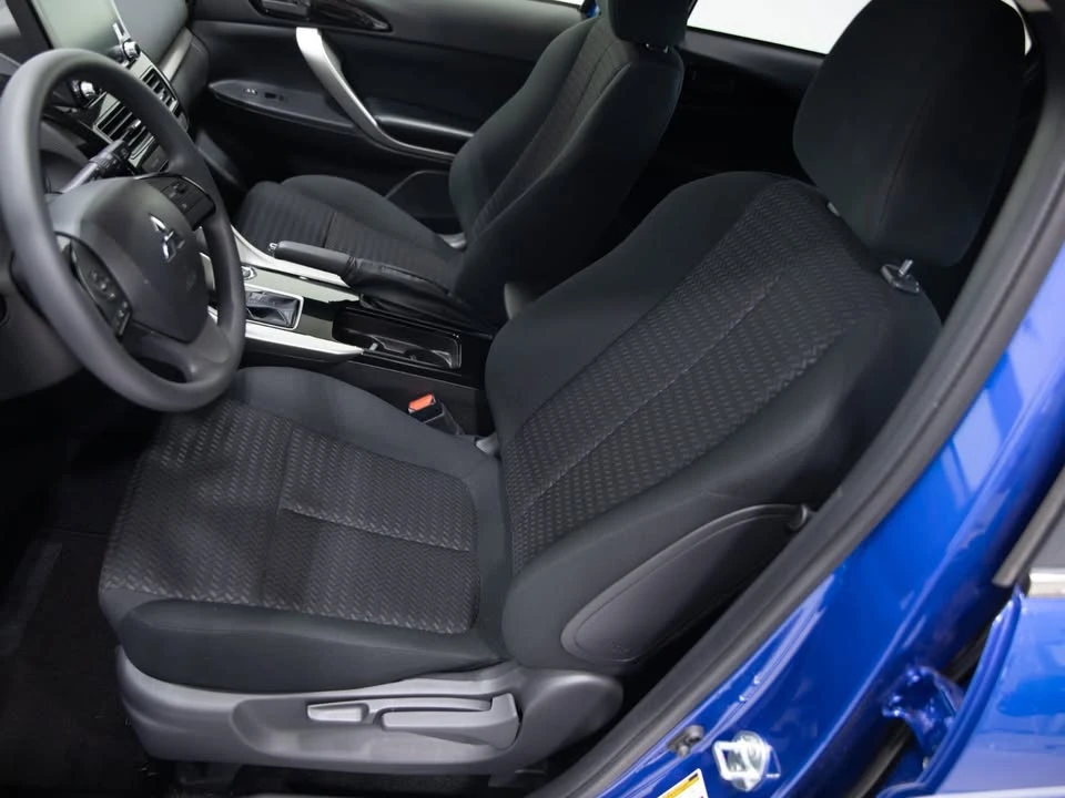 2026 Mitsubishi Eclipse Cross - Image 10 of 19