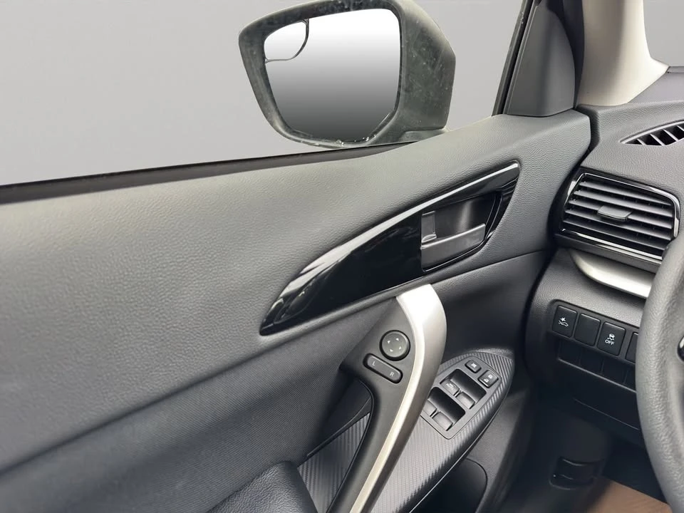 2026 Mitsubishi Eclipse Cross - Image 13 of 19
