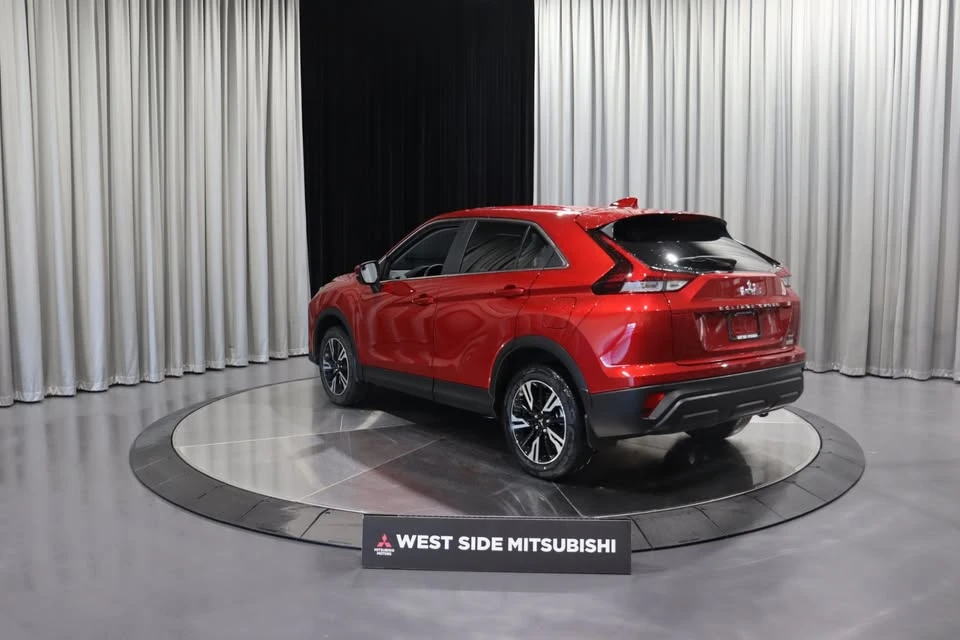 2026 Mitsubishi Eclipse Cross - Image 10 of 12