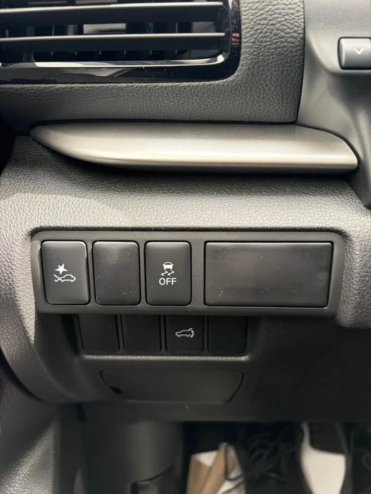 2026 Mitsubishi Eclipse Cross - Image 10 of 13