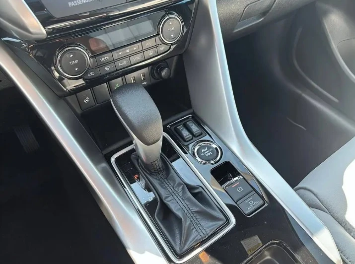 2026 Mitsubishi Eclipse Cross - Image 15 of 20
