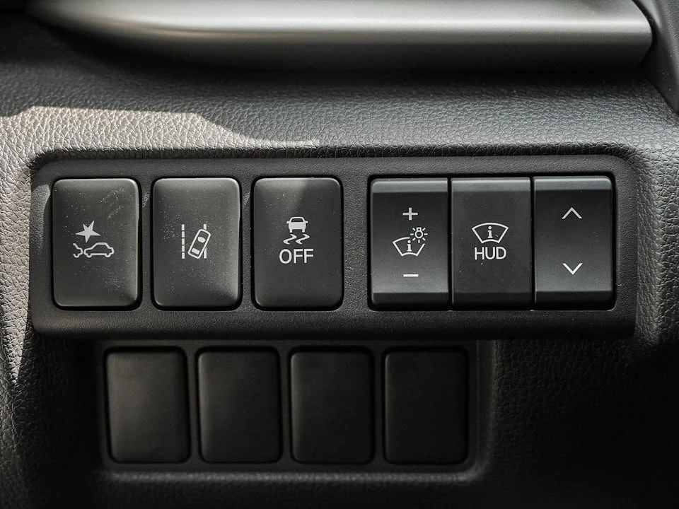 2026 Mitsubishi Eclipse Cross - Image 18 of 20