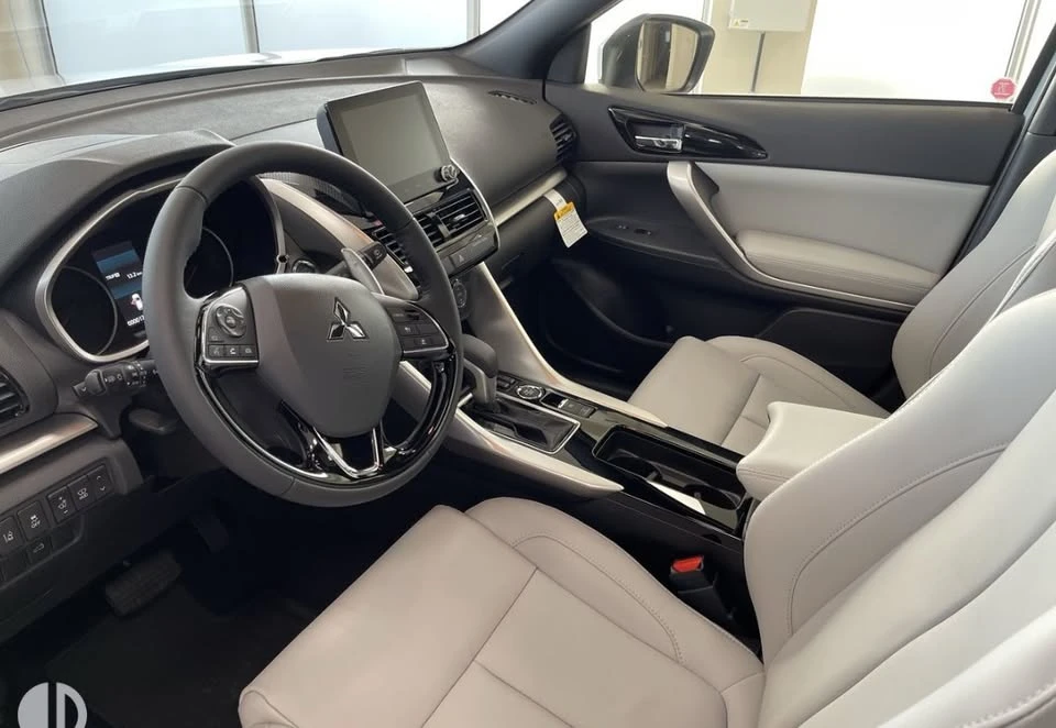 2026 Mitsubishi Eclipse Cross - Image 8 of 13